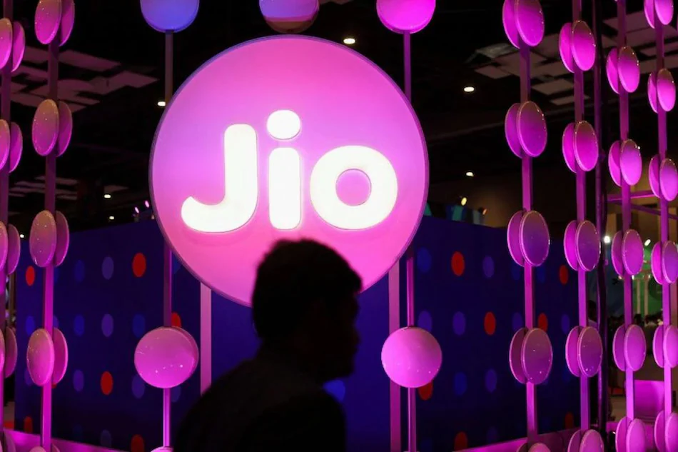 IMC 2025 Unveils JioBharat “Safety-First” Phones + Jio AI Classroom — What You Need to Know